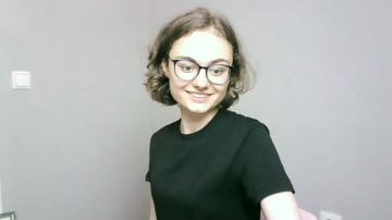 Becky_Max 04-08-2021 Ass 